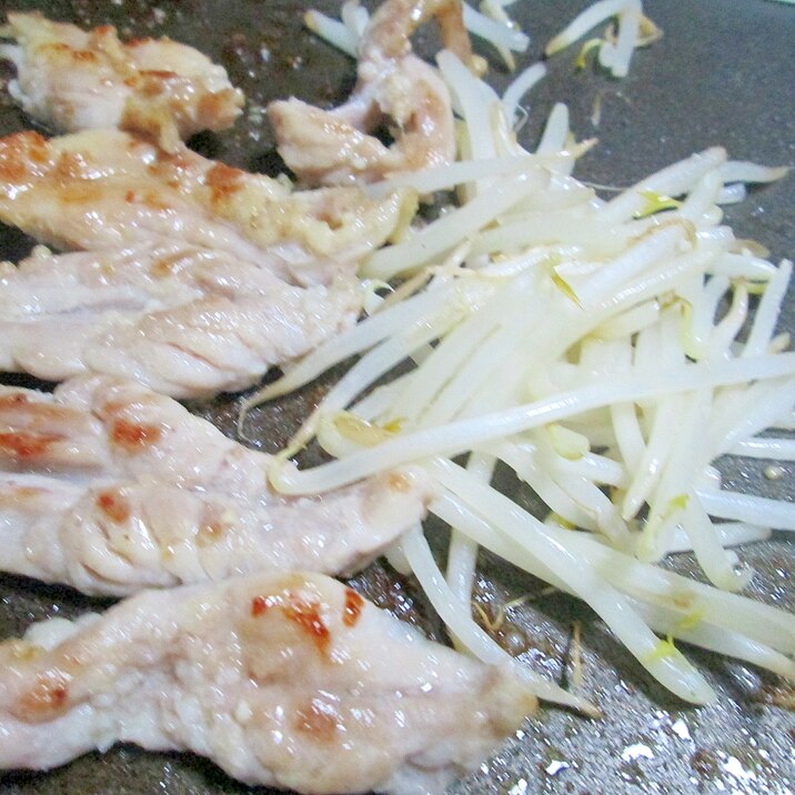 鶏せせりのニンニク塩焼き